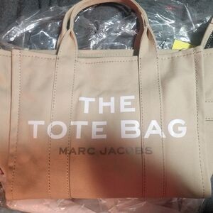 Marc Jacobs The Tote Bag